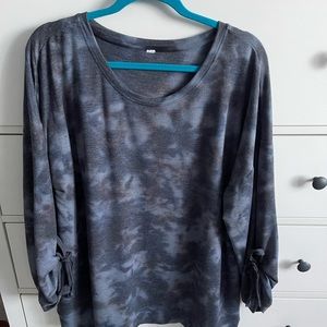 Light weight sweat shirt 2X, worn once, no tags